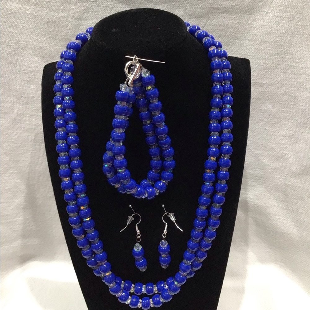 Vibrant Blue and Crystal Beaded Necklace, Bracelet, and Earring Set - Picture 4 of 15